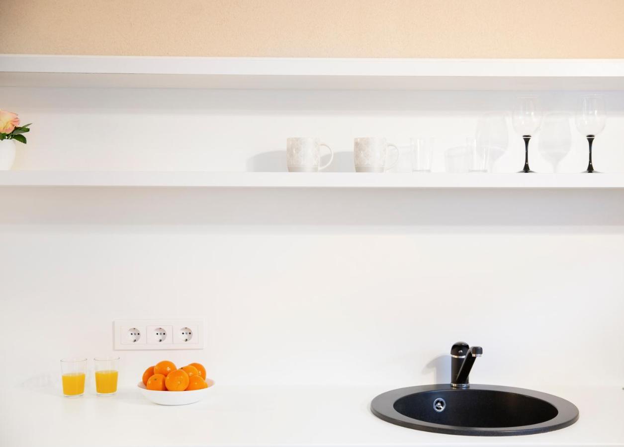 Apartment In Garage With Free Parking Kaunas Ngoại thất bức ảnh