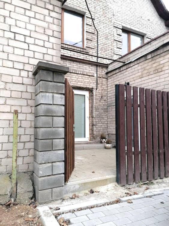 Apartment In Garage With Free Parking Kaunas Ngoại thất bức ảnh